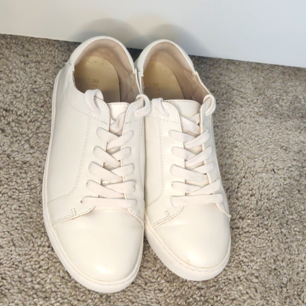 Kenneth Cole Reaction White Sneakers - Picture 3 of 11